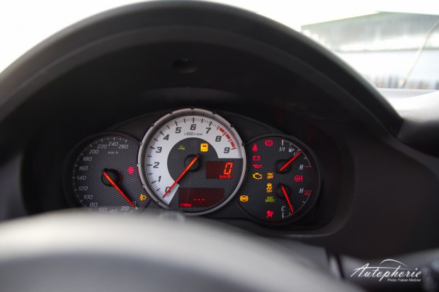 Drehzahlanzeige im Toyota GT86
