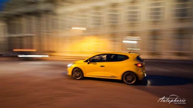 renault-clio-iv-rs-200-driving