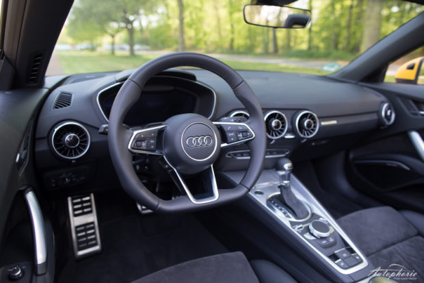 Audi TT Roadster cockpit