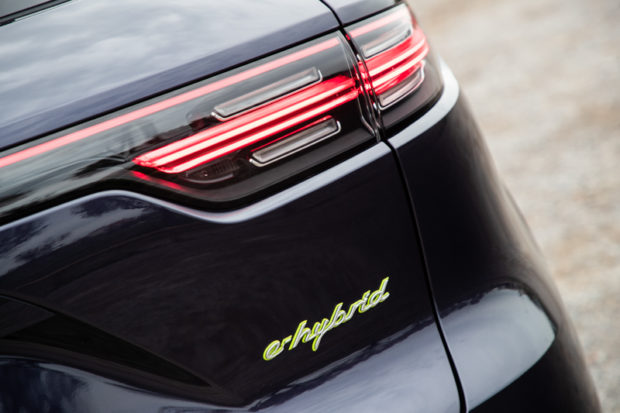 2018 Porsche Cayenne E-Hybrid Schriftzug Heck