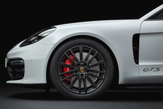 V8 Biturbo Fur Die Neuen Porsche Panamera Gts Modelle