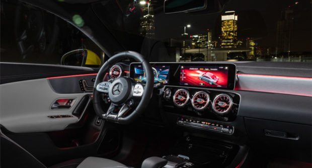 Mercedes-AMG CLA 35 4MATIC Cockpit 