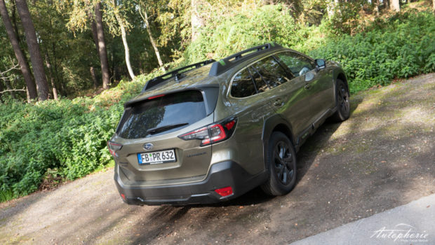 Subaru Outback Exclusive Cross Autumn Green Metallic Heck