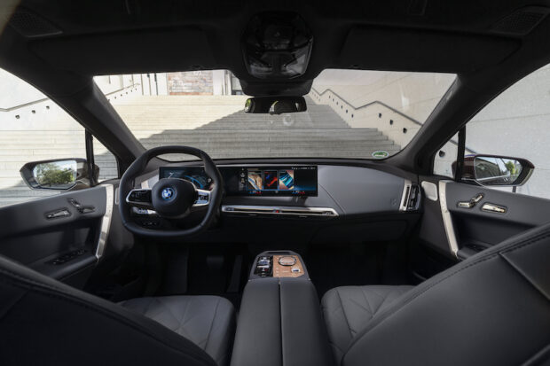 BMW iX M60 Cockpit